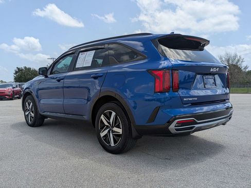 Certified 2023 Kia Sorento S FWD image 7