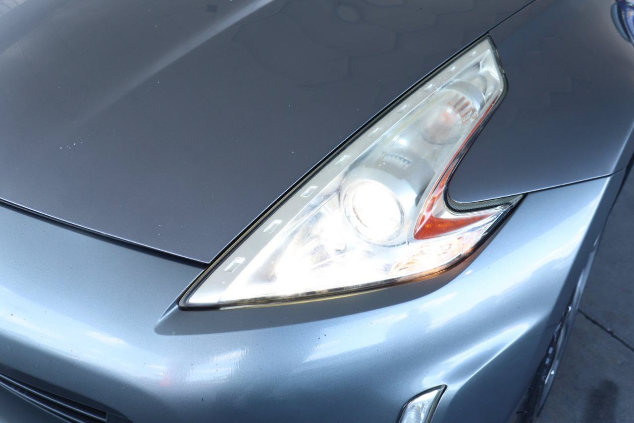 Used 2016 Nissan 370Z Coupe RWD image 16