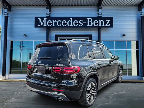 New 2026 Mercedes-Benz GLB 250 4MATIC image 6