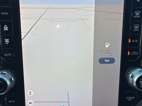 Used 2024 RAM 2500 Laramie w/ Night Edition image 23