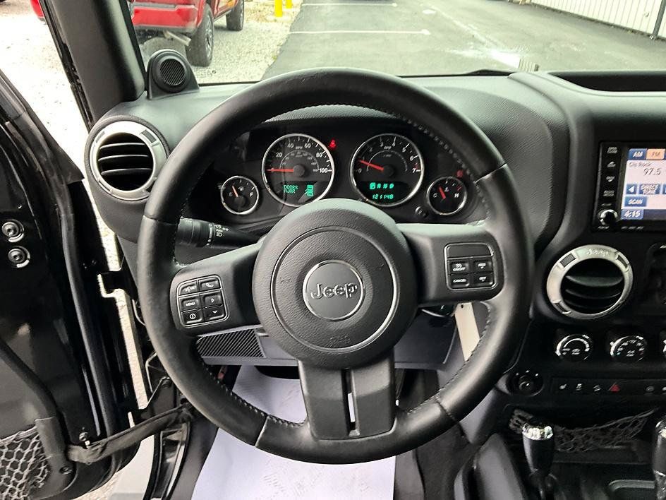 Used 2012 Jeep Wrangler Unlimited Sahara w/ Dual Top Group AWD/4WD image 30