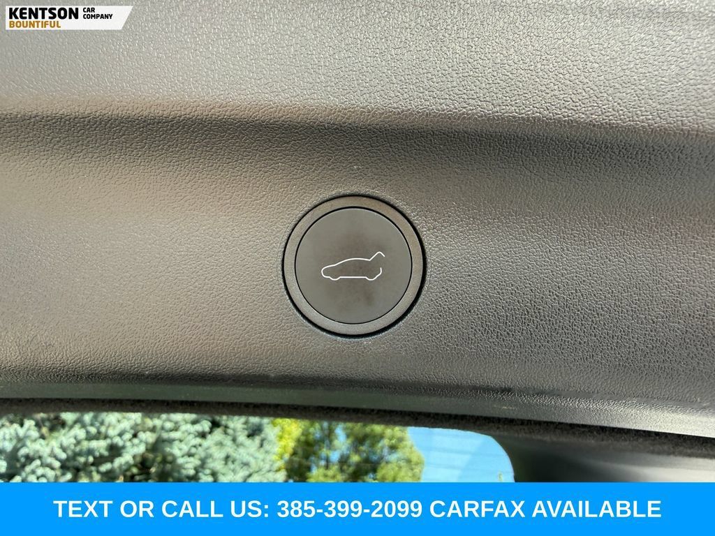 Used 2023 Tesla Model Y Long Range AWD/4WD image 32
