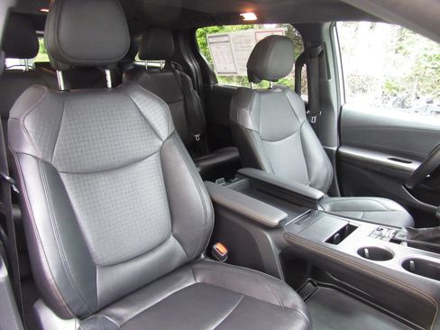 Certified 2024 Toyota Sienna XLE Woodland Edition AWD/4WD image 21