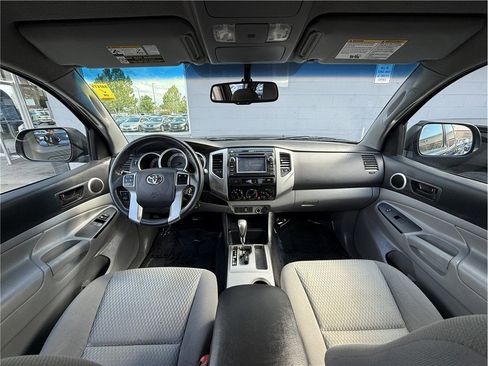 Used 2013 Toyota Tacoma PreRunner w/ SR5 Pkg RWD image 14
