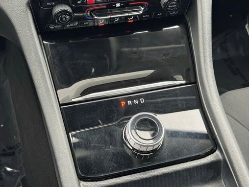 Used 2023 Jeep Grand Cherokee Laredo AWD/4WD image 16
