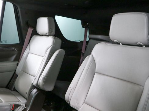 Used 2024 Chevrolet Tahoe LT w/ LT Signature Package RWD image 28