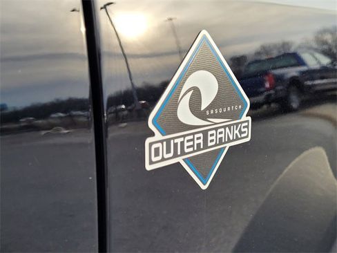 Used 2025 Ford Bronco Outer Banks w/ Sasquatch Package image 13