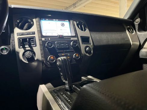 Used 2017 Ford Expedition Limited AWD/4WD image 17