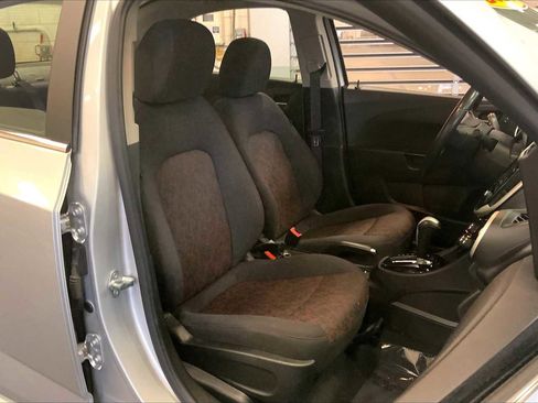 Used 2020 Chevrolet Sonic LT w/ Convenience Package image 7