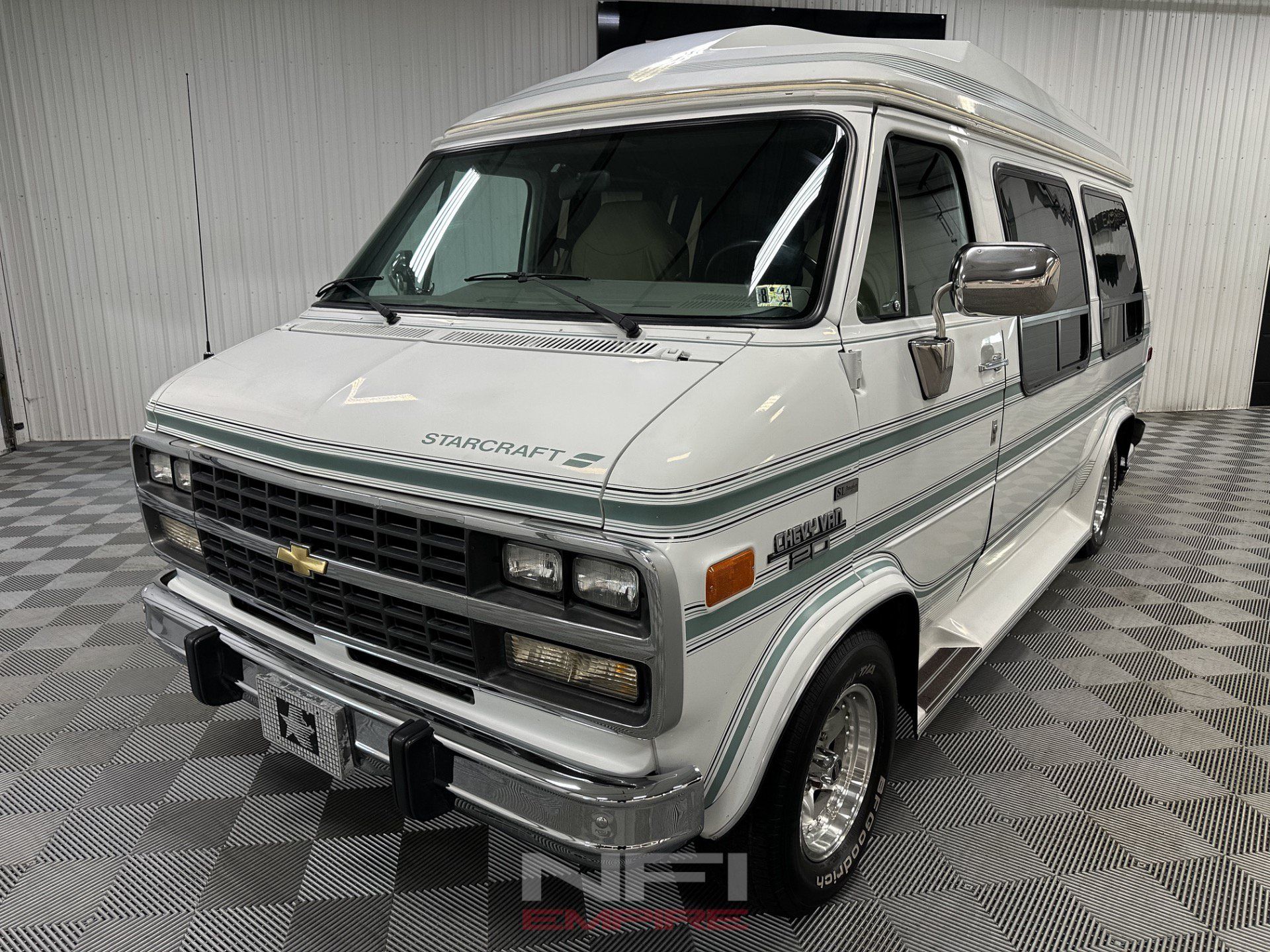 Used 1992 Chevrolet G20 RWD image 3