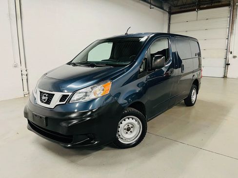 Used 2015 Nissan NV200 SV image 1