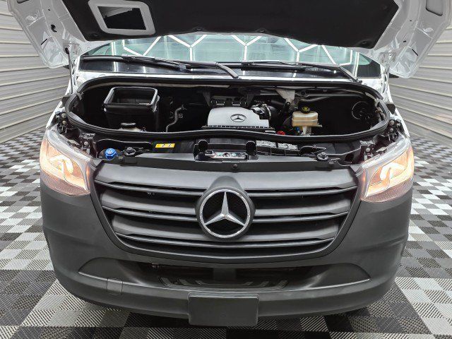 Used 2024 Mercedes-Benz Sprinter 2500 image 31
