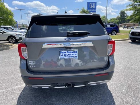 Used 2021 Ford Explorer XLT w/ Equipment Group 202A RWD image 5