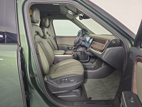 Used 2023 Rivian R1S Adventure AWD/4WD image 25