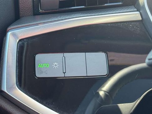 Used 2019 Audi Q3 2.0T Premium w/ Convenience Package image 22