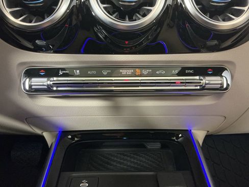 Used 2024 Mercedes-Benz GLA 250 4MATIC image 16