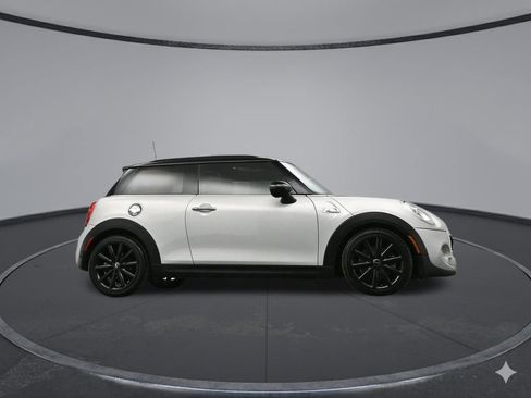 Used 2018 MINI Cooper S image 33