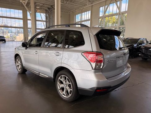 Used 2017 Subaru Forester 2.5i Touring AWD/4WD image 5