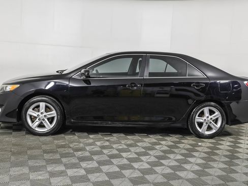 Used 2014 Toyota Camry SE FWD image 17