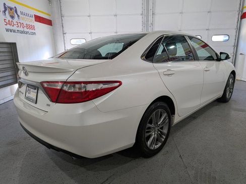 Used 2016 Toyota Camry SE image 7