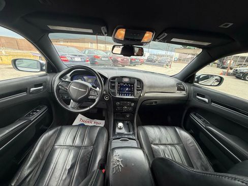 Used 2018 Chrysler 300 S image 18