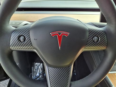 Used 2025 Tesla Model Y Long Range AWD/4WD image 8