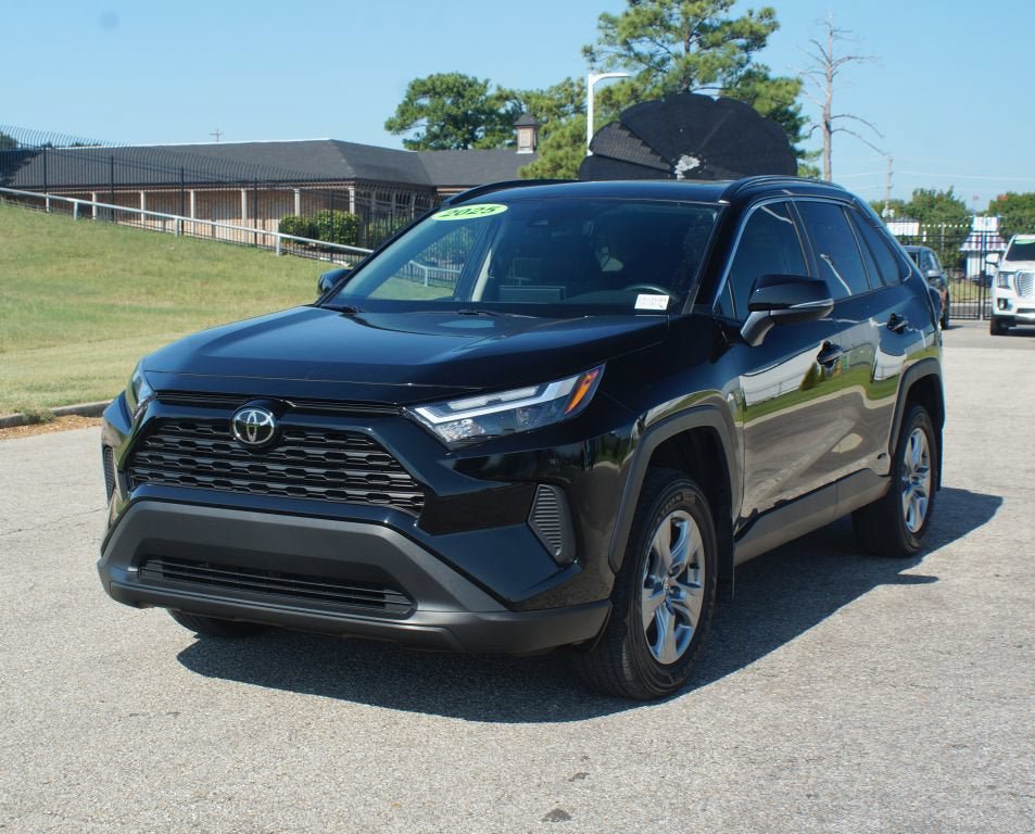 Used 2025 Toyota RAV4 XLE w/ Convenience Package AWD/4WD image 23