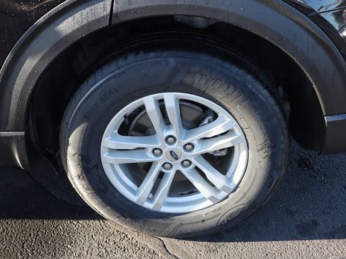 Certified 2024 Ford Explorer XLT w/ Equipment Group 202A image 18