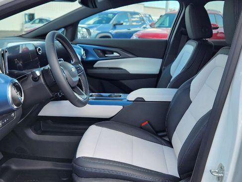 New 2026 Chevrolet Equinox EV LT image 10