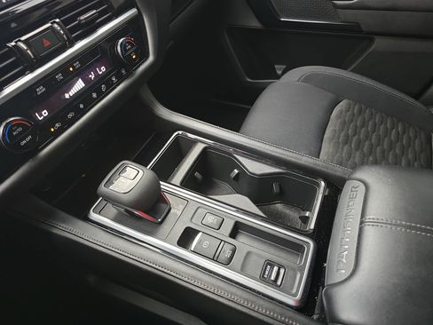 Certified 2022 Nissan Pathfinder SV FWD image 24