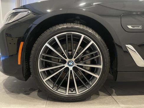 Certified 2023 BMW 530e xDrive w/ Convenience Package image 7