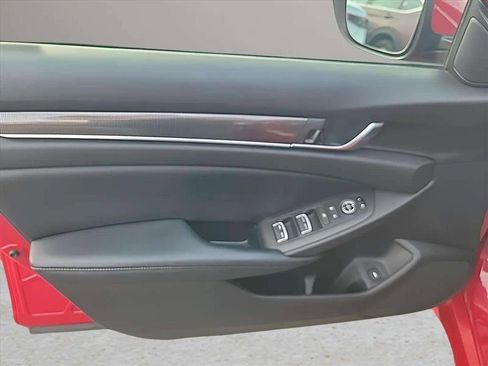 Used 2018 Honda Accord Sport image 17