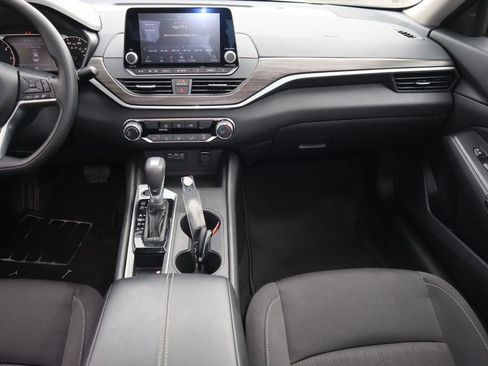 Certified 2025 Nissan Altima 2.5 SV image 16