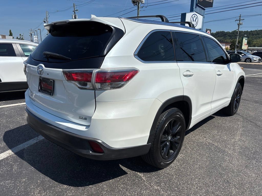 Used 2016 Toyota Highlander XLE FWD image 7