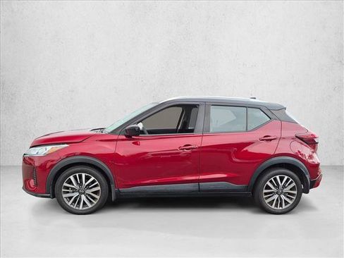 Used 2024 Nissan Kicks SV FWD image 2