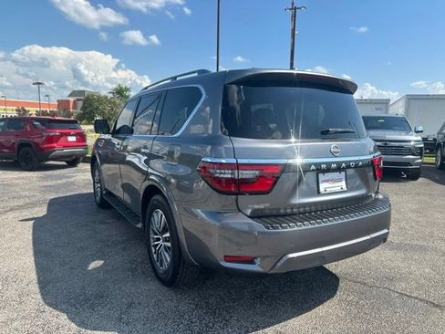 Used 2022 Nissan Armada SV w/ SV Appearance Package RWD image 5