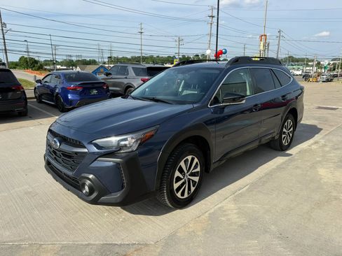 Used 2024 Subaru Outback Premium AWD/4WD image 6