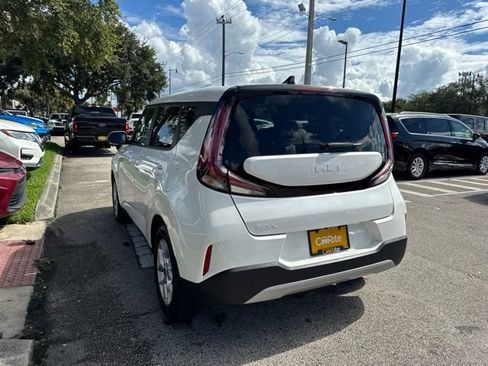 Used 2025 Kia Soul LX w/ LX Technology Package FWD image 5