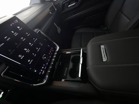 Used 2026 GMC Yukon Denali w/ Sun & Power Step Package image 36