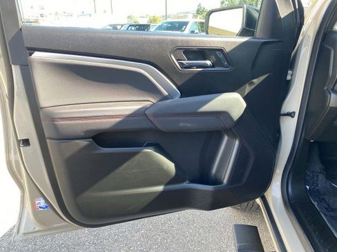 Used 2024 Chevrolet Colorado Z71 w/ Z71 Convenience Package 2 image 22