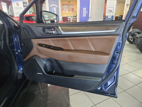 Used 2018 Subaru Outback 3.6R Touring image 12