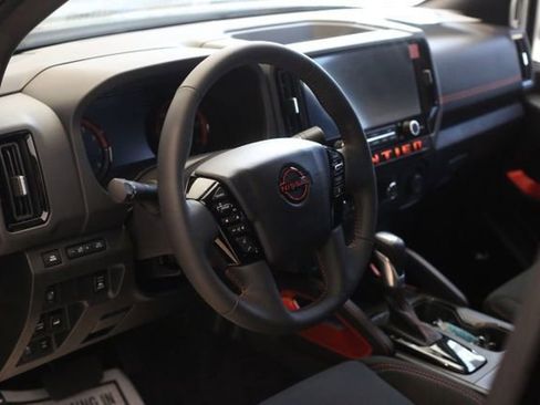 New 2025 Nissan Frontier PRO-4X w/ Pro Convenience Package image 5