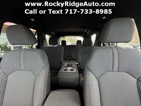 Used 2025 Honda Pilot Sport image 14