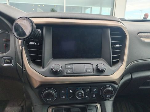Used 2020 GMC Acadia Denali w/ Technology Package AWD/4WD image 12