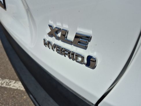 Used 2024 Toyota RAV4 XLE AWD/4WD image 22