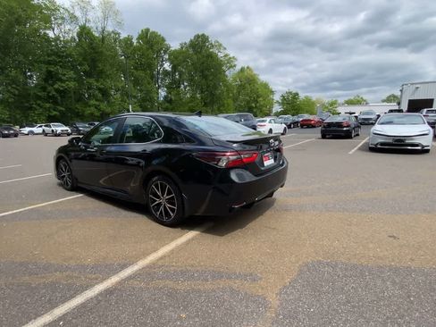 Used 2021 Toyota Camry SE AWD/4WD image 6