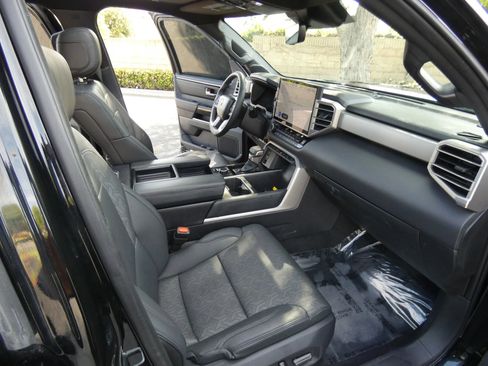 Used 2025 Toyota Tundra Limited image 29