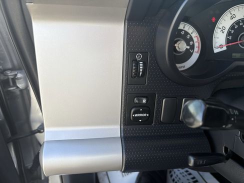 Used 2007 Toyota FJ Cruiser 4WD image 26