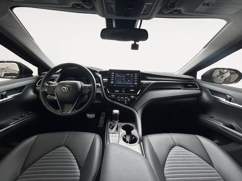 Used 2023 Toyota Camry SE FWD image 12