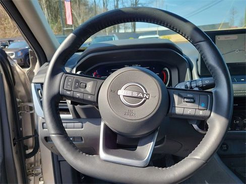 Used 2024 Nissan Rogue SL w/ SL Premium Package image 23